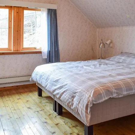 Sauvågen Semesterbostad *